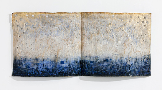 Jin-Sook So, View the Storsjön (Photo: Pack Myung Re) Steel mesh, electroplated silver, gold painted acrylic color, 90 x 42 x 9 cm, 2012